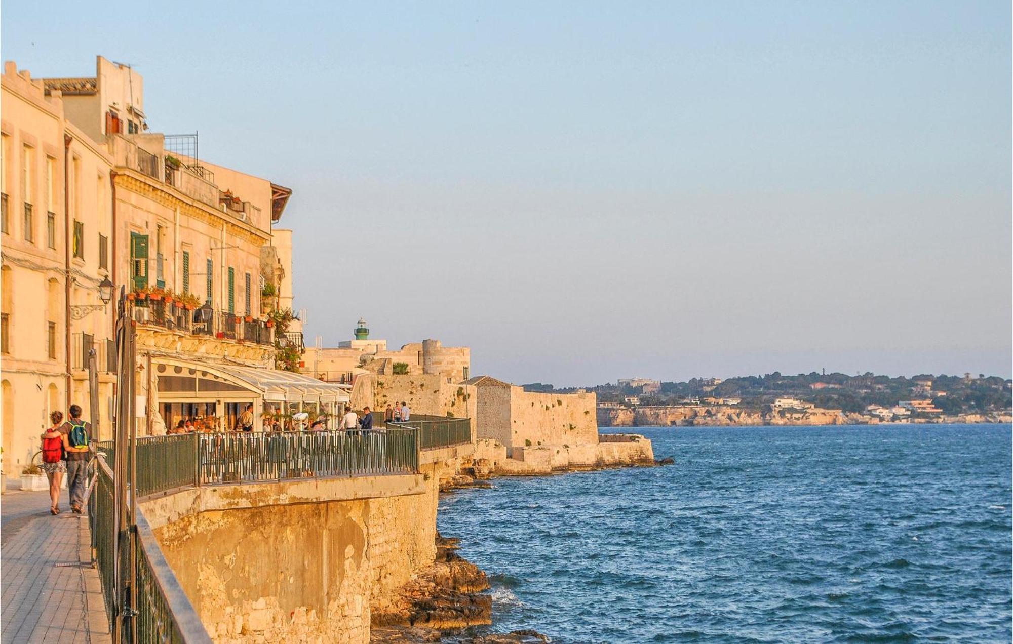 Beautiful Home In Siracusa With Kitchen Syracuse Eksteriør billede